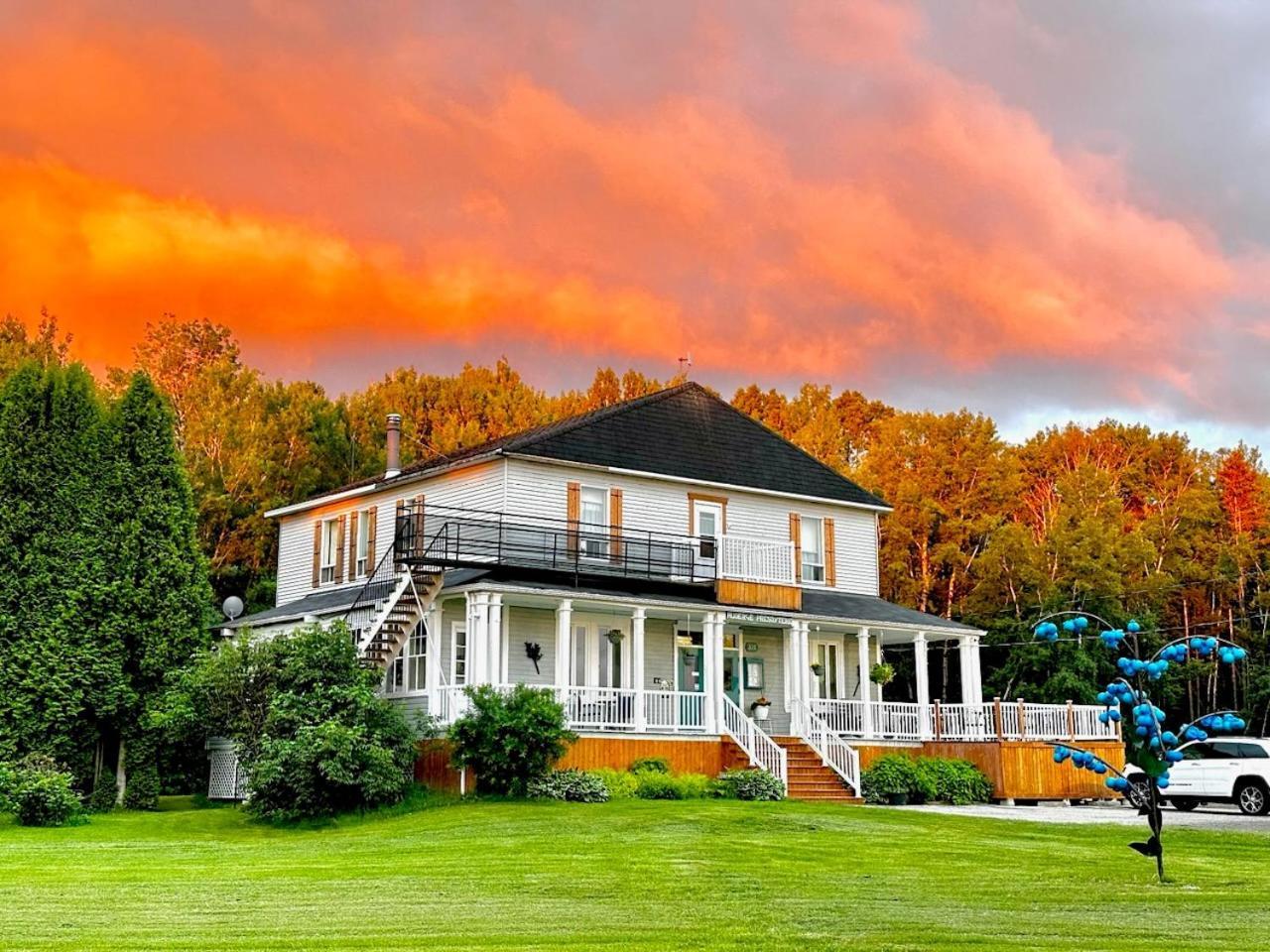 Auberge Presbytere Mont Lac-Vert Hébertville Zewnętrze zdjęcie
